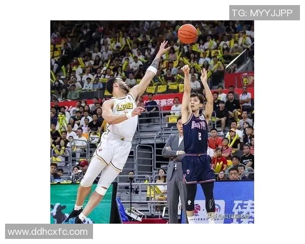 CBA精彩对决深圳队迎战青岛队直播全程回顾与精彩瞬间分析